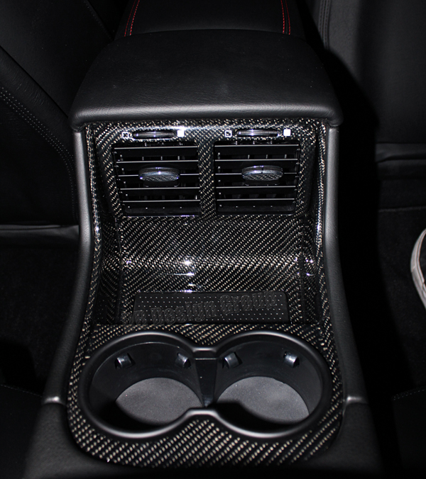  Maserati GranTurismo Carbon Mittelkonsole hinten Getränkehalter Verkleidung 