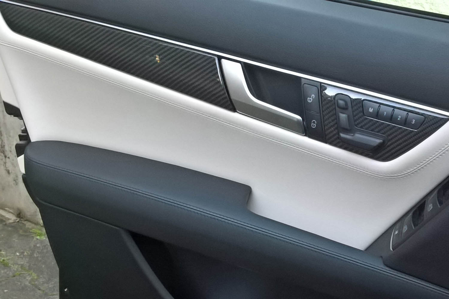 Mercedes Benz C W204 carbon door panel trim lining real carbon interior trim linings cover carbon parts door seat memory