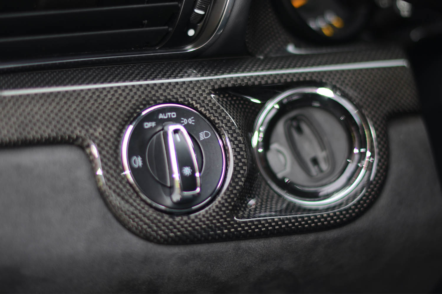 DB Carbon interior & exterior real carbon parts for your Porsche 986, 996, 987, 997, 981, 991, 718, Macan, Cayenne, Panamera ... Porsche 981 991 718 carbon dash trim lining real carbon interior cover carbon parts center console cupholder